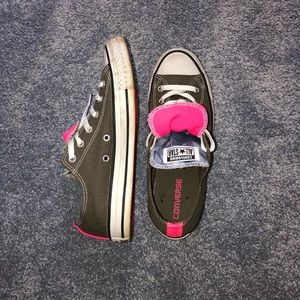 gray converse shoes